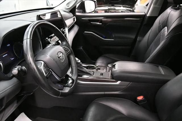 2021 Toyota Highlander Hybrid Platinum