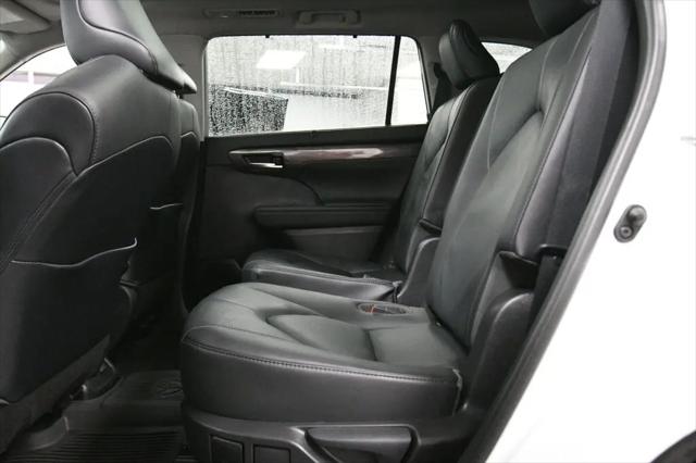 2021 Toyota Highlander Hybrid Platinum