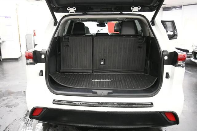 2021 Toyota Highlander Hybrid Platinum