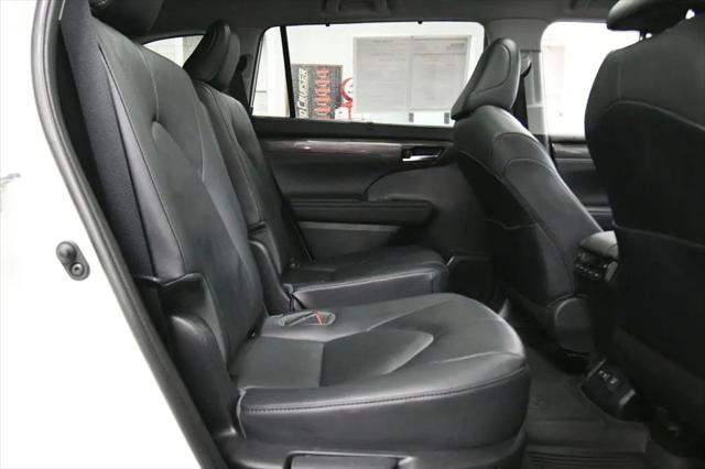 2021 Toyota Highlander Hybrid Platinum