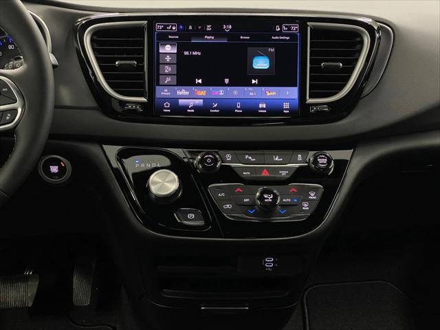 2026 Chrysler Voyager LX