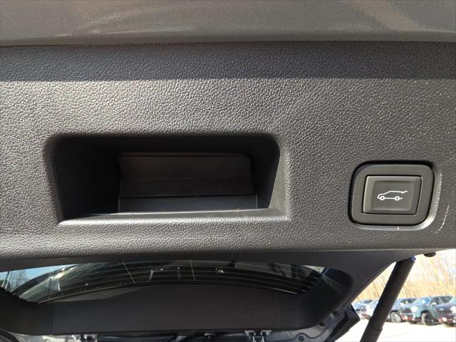 2026 GMC Acadia Elevation FWD