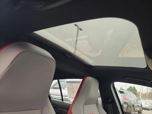 2026 Volkswagen Golf GTI SE