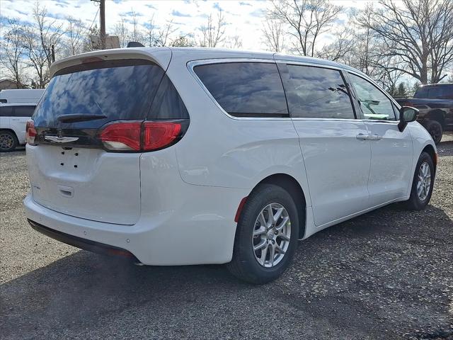 2026 Chrysler Voyager LX