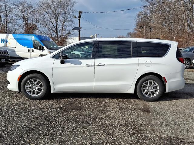 2026 Chrysler Voyager LX