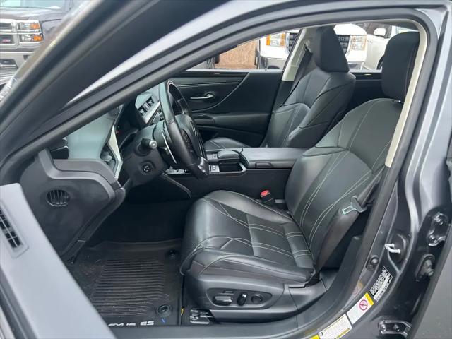 2019 Lexus ES 300h ES 300h