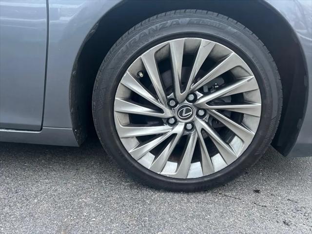 2019 Lexus ES 300h ES 300h