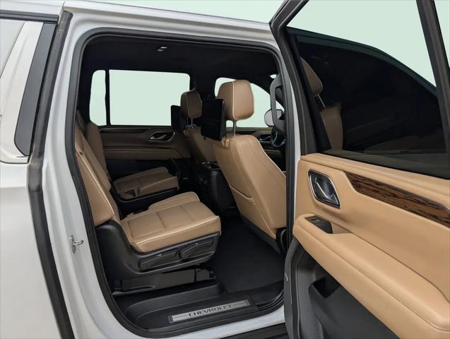 2022 Chevrolet Suburban 4WD Premier