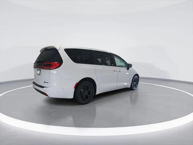 2024 Chrysler Pacifica Hybrid S Appearance Pkg