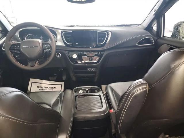 2024 Chrysler Pacifica Hybrid S Appearance Pkg