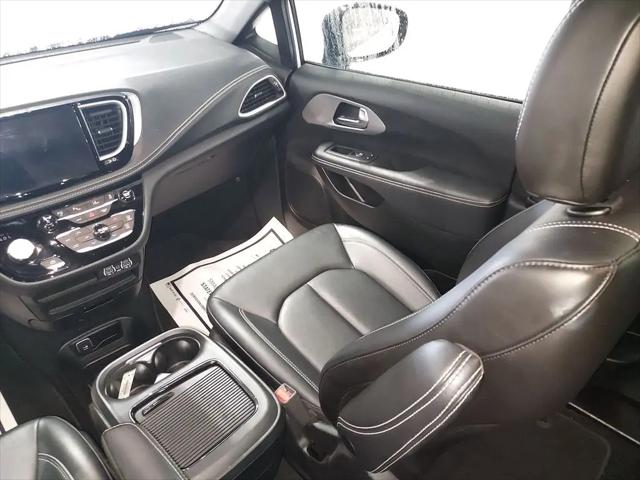 2024 Chrysler Pacifica Hybrid S Appearance Pkg