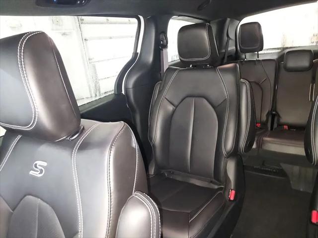2024 Chrysler Pacifica Hybrid S Appearance Pkg
