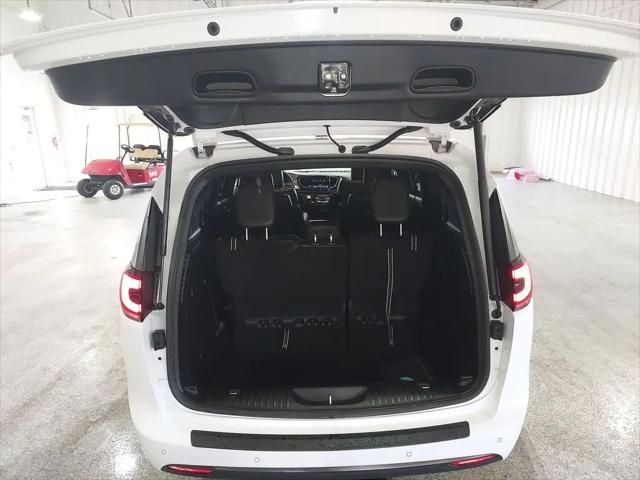 2024 Chrysler Pacifica Hybrid S Appearance Pkg