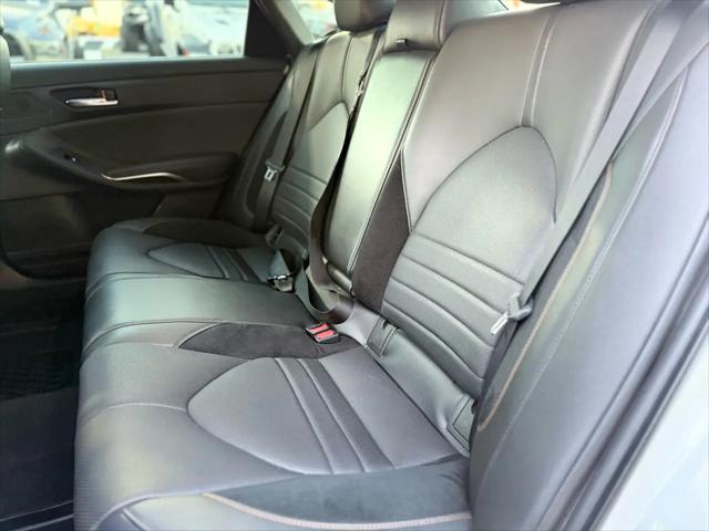 2021 Toyota Avalon XSE Hybrid