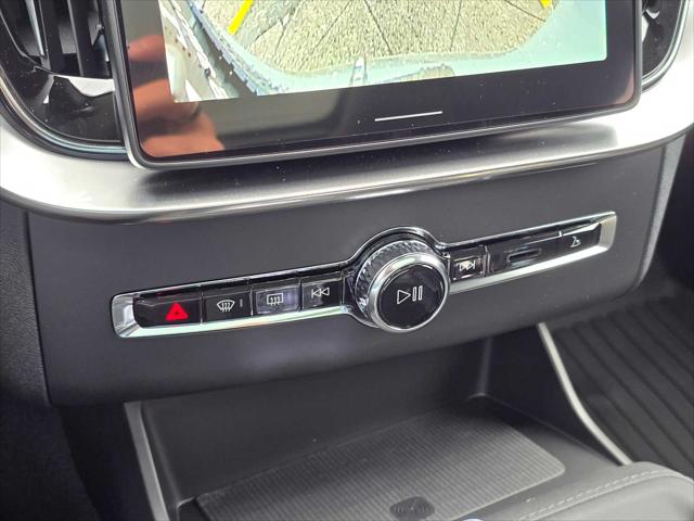 2026 Volvo XC90 Ultra, B6 AWD Gas (mild hybrid), Gasoline, Bright, 7 Seats