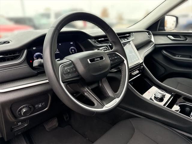 2023 Jeep Grand Cherokee L Laredo 4x2