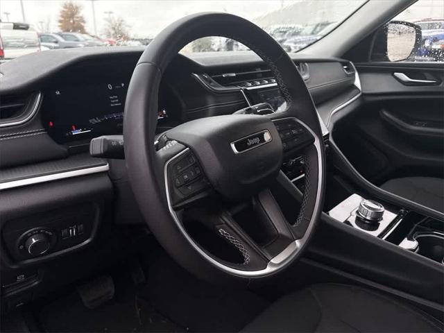 2023 Jeep Grand Cherokee L Laredo 4x2