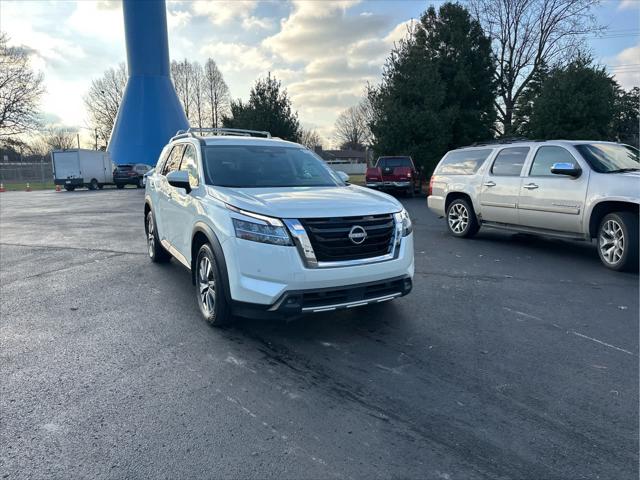 2023 Nissan Pathfinder SL 4WD