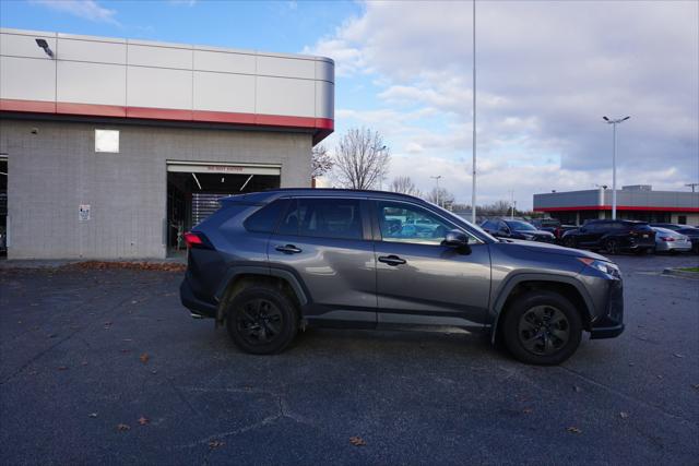 2020 Toyota RAV4 LE 2020 Toyota RAV4 LE