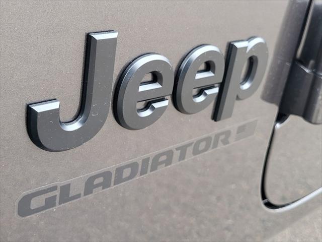 2026 Jeep Gladiator Sport