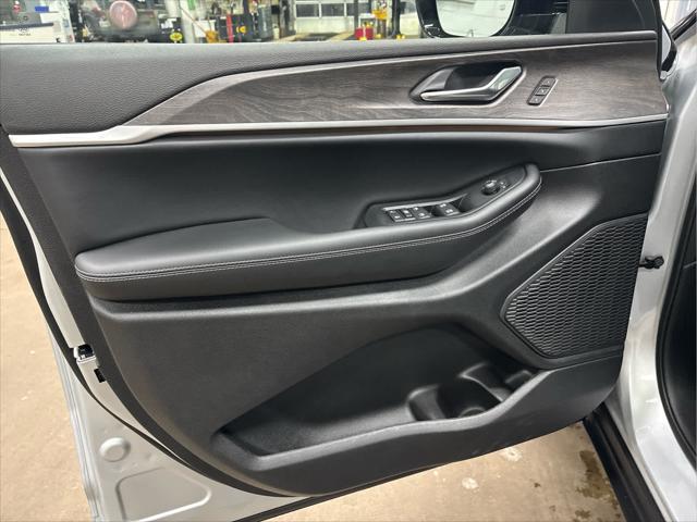 New 2025 Jeep Grand Cherokee For Sale in Wilmington, OH