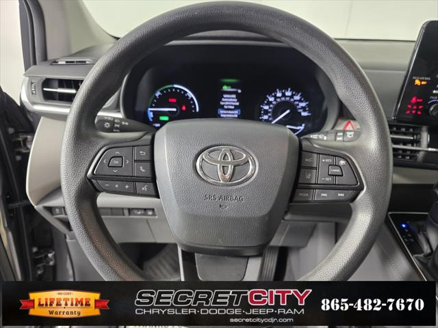 2024 Toyota Sienna LE