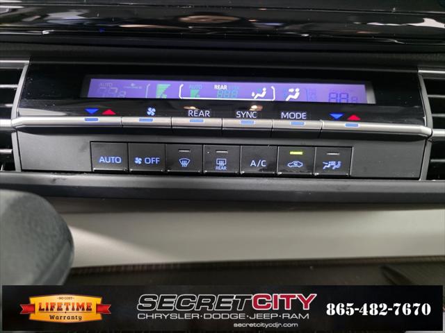 2024 Toyota Sienna LE