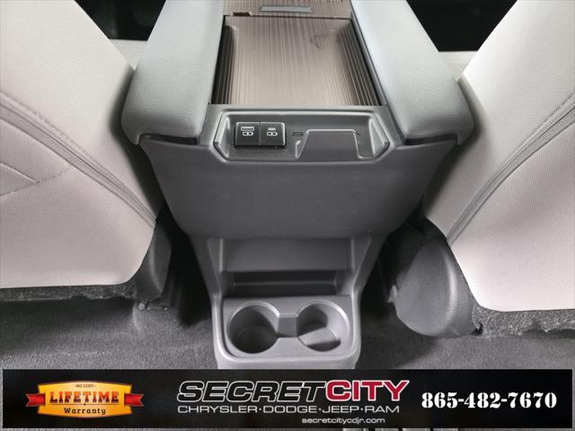 2024 Toyota Sienna LE