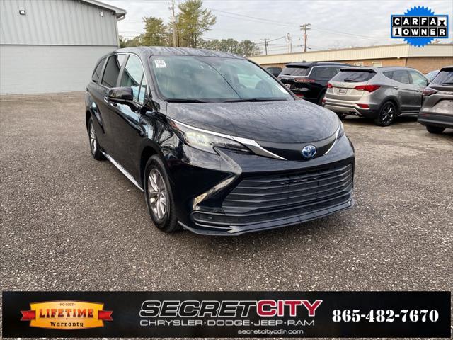 2024 Toyota Sienna LE
