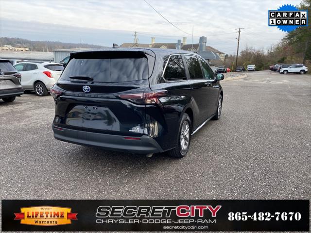 2024 Toyota Sienna LE
