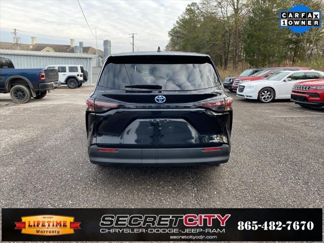 2024 Toyota Sienna LE