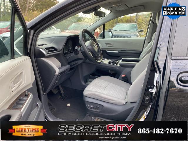 2024 Toyota Sienna LE