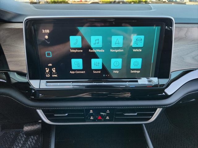 2026 Volkswagen Atlas SE with Technology