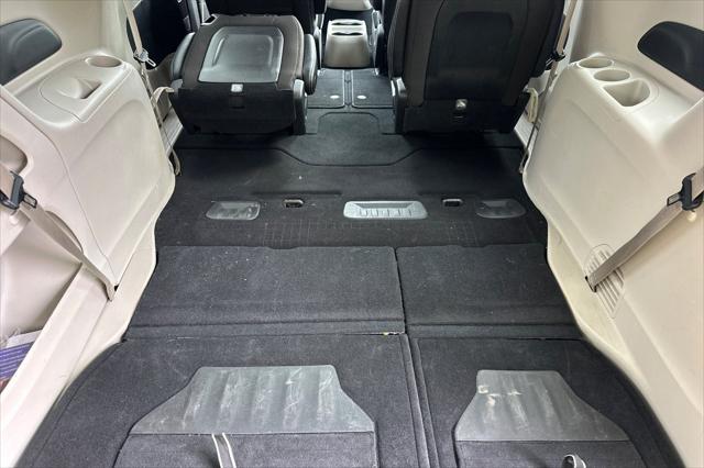 2024 Chrysler Voyager LX