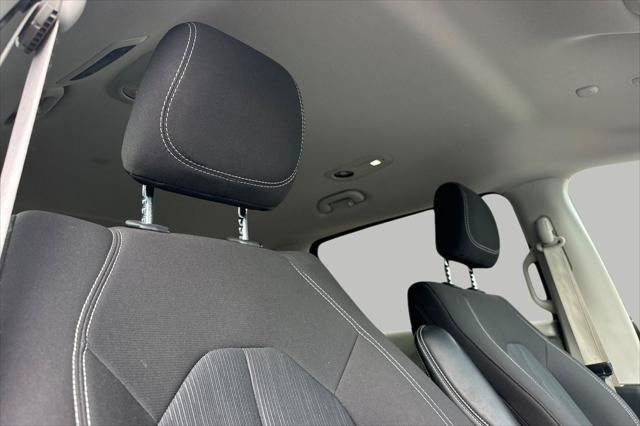 2024 Chrysler Voyager LX