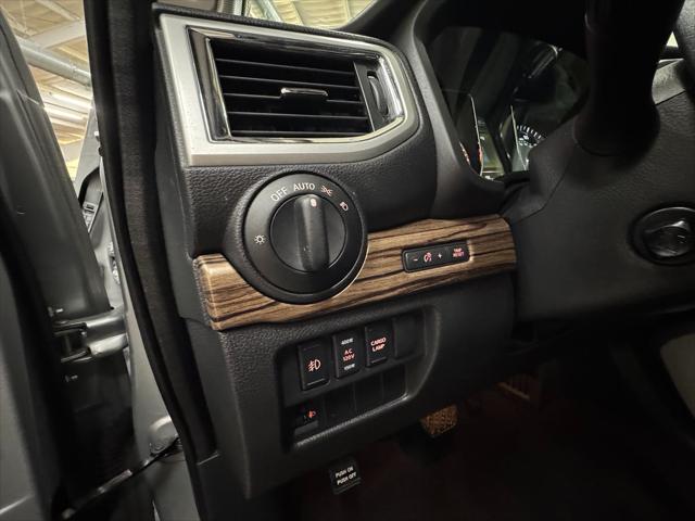 2017 Nissan Titan XD SL Gas