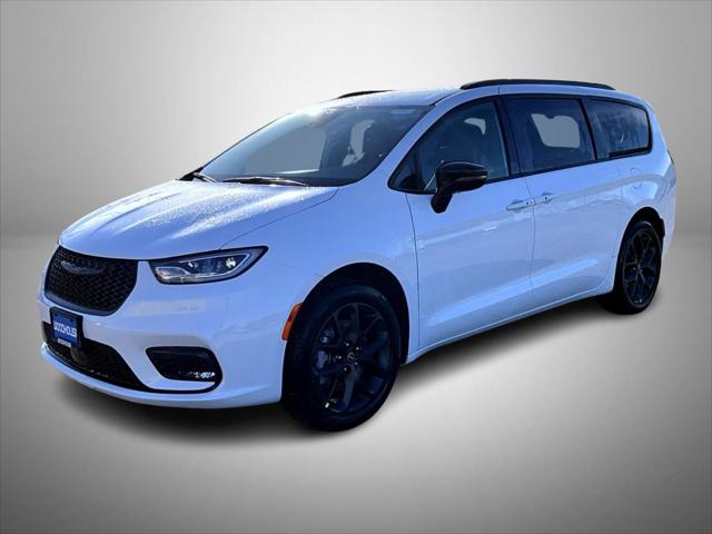 2026 Chrysler Pacifica Select AWD for sale in Sioux City, IA