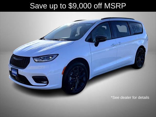 2026 Chrysler Pacifica Select AWD for sale in Sioux City, IA