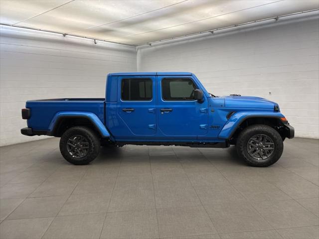 2026 Jeep Gladiator GLADIATOR SPORT S 4X4 2026 Jeep Gladiator GLADIATOR SPORT S 4X4