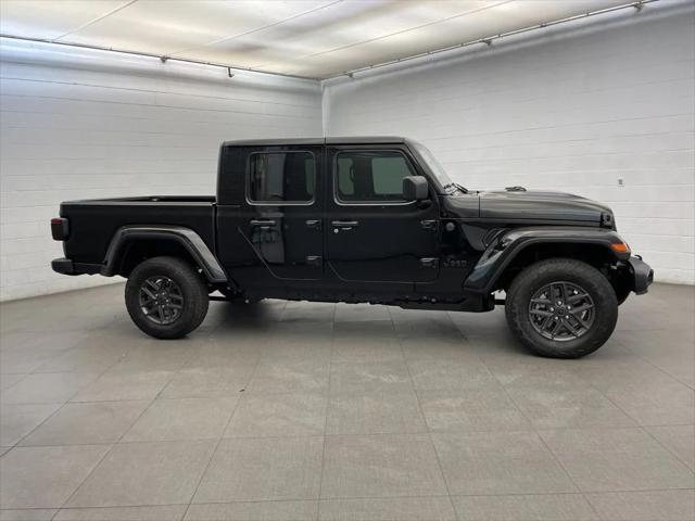 2026 Jeep Gladiator GLADIATOR SPORT S 4X4 2026 Jeep Gladiator GLADIATOR SPORT S 4X4