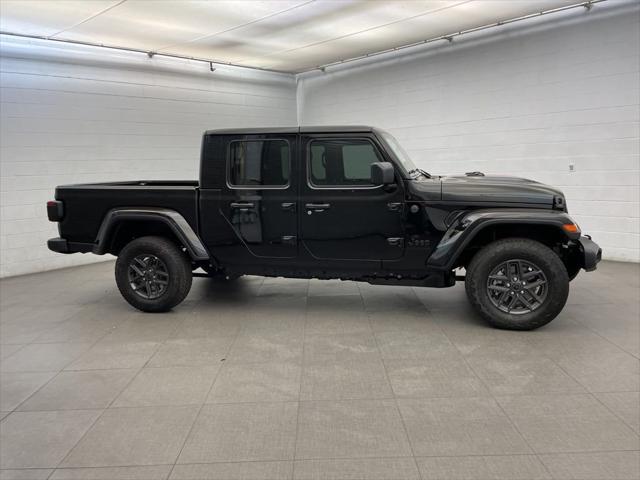 2026 Jeep Gladiator GLADIATOR SPORT S 4X4 2026 Jeep Gladiator GLADIATOR SPORT S 4X4
