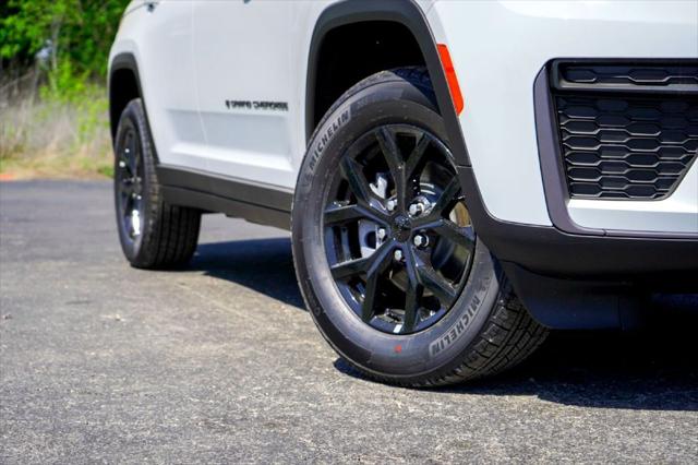 2026 Jeep Grand Cherokee GRAND CHEROKEE LAREDO ALTITUDE 4X2