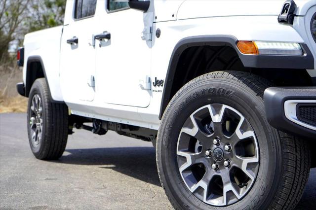 2026 Jeep Gladiator GLADIATOR SAHARA 4X4