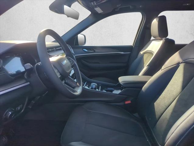 2026 Jeep Grand Cherokee Altitude 4x2