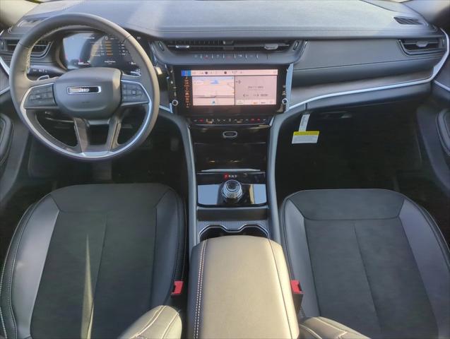 2026 Jeep Grand Cherokee Altitude 4x2