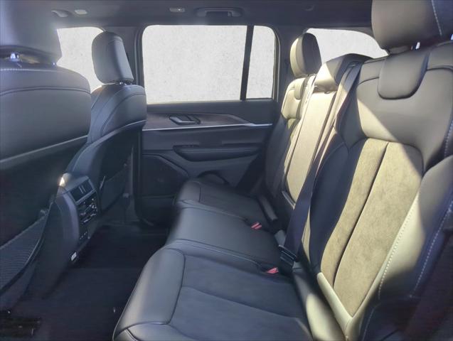 2026 Jeep Grand Cherokee Altitude 4x2
