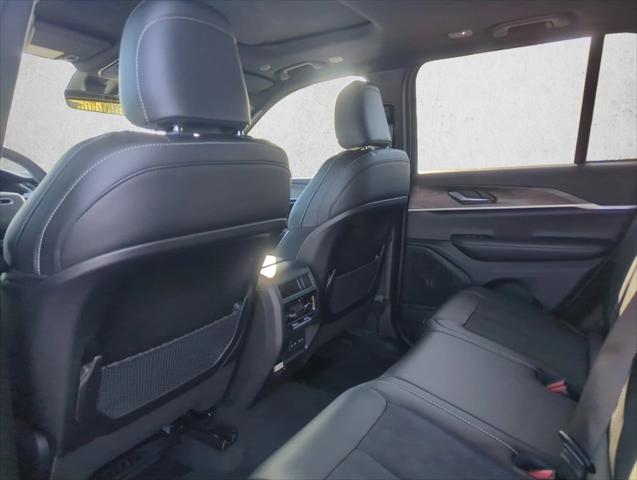 2026 Jeep Grand Cherokee Altitude 4x2