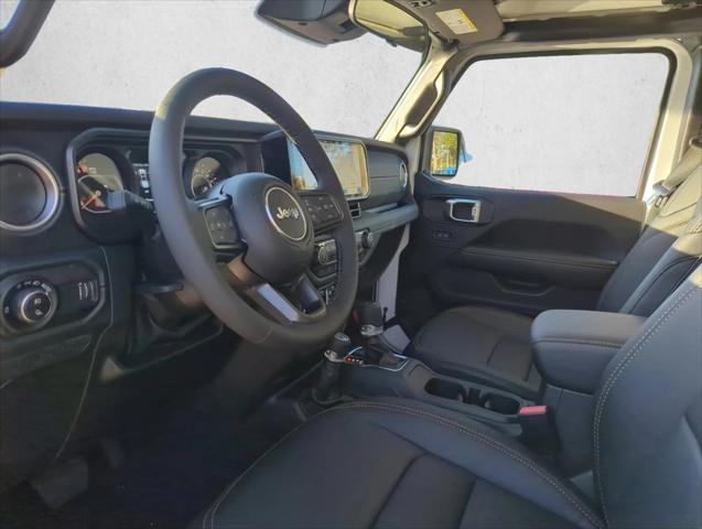 2026 Jeep Gladiator GLADIATOR SAHARA 4X4