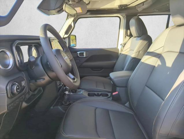 2026 Jeep Gladiator GLADIATOR SAHARA 4X4