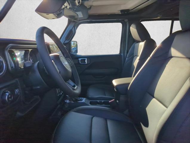 2026 Jeep Gladiator GLADIATOR SAHARA 4X4